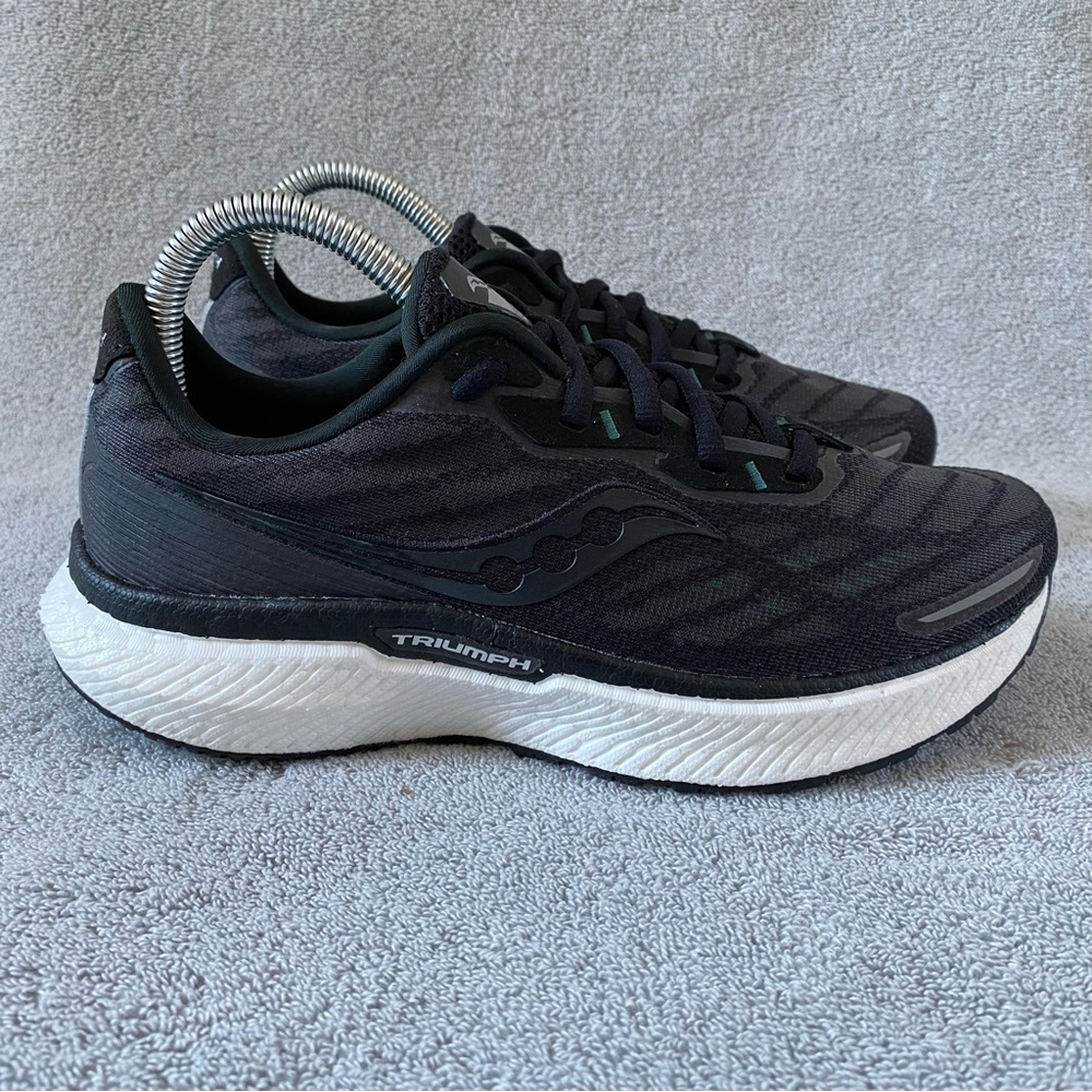 Saucony Womens 7.5 Triumph 19 Running Shoes Athletic S10678-10 Black White